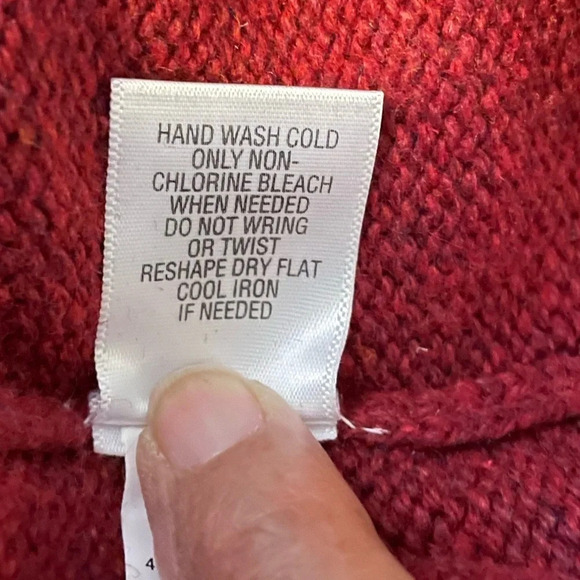 Croft & Barrow XL red Holiday sweater w/full zip front closure w/toggle pull. - Picture 9 of 9